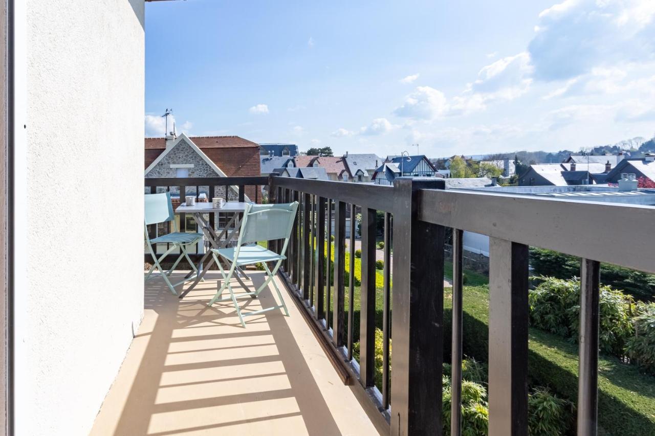 Le Carrousel - Appartement Avec Studio Attenant Deauville Esterno foto